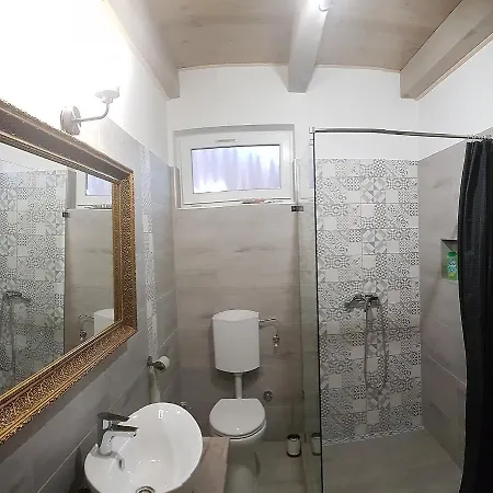 Nadirigo Apartment Balatonbereny